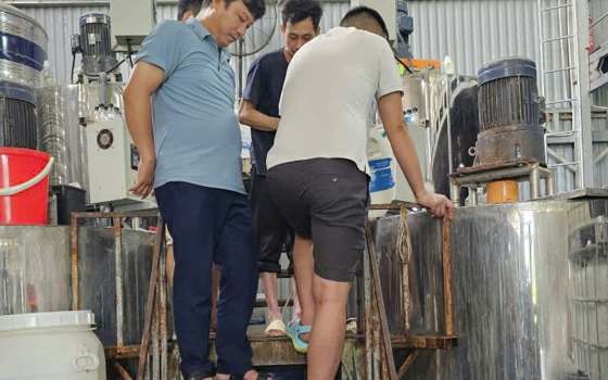 Thị Trường Hóa Chất Tẩy Rửa Việt Nam: 6 Điều Người Mới Cần Biết