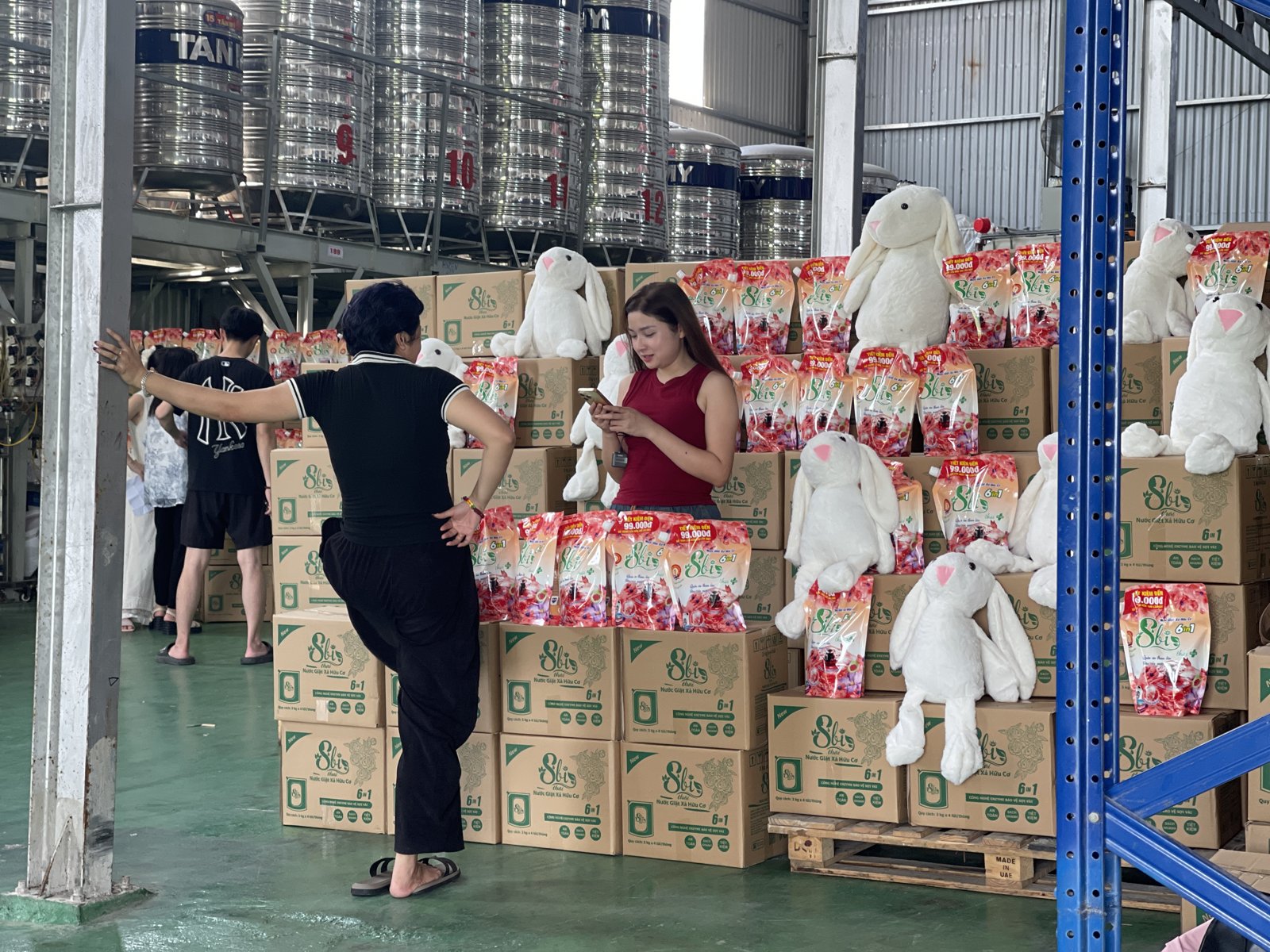 Kho hàng nước giặt xả hữu cơ của nhà máy SBI
