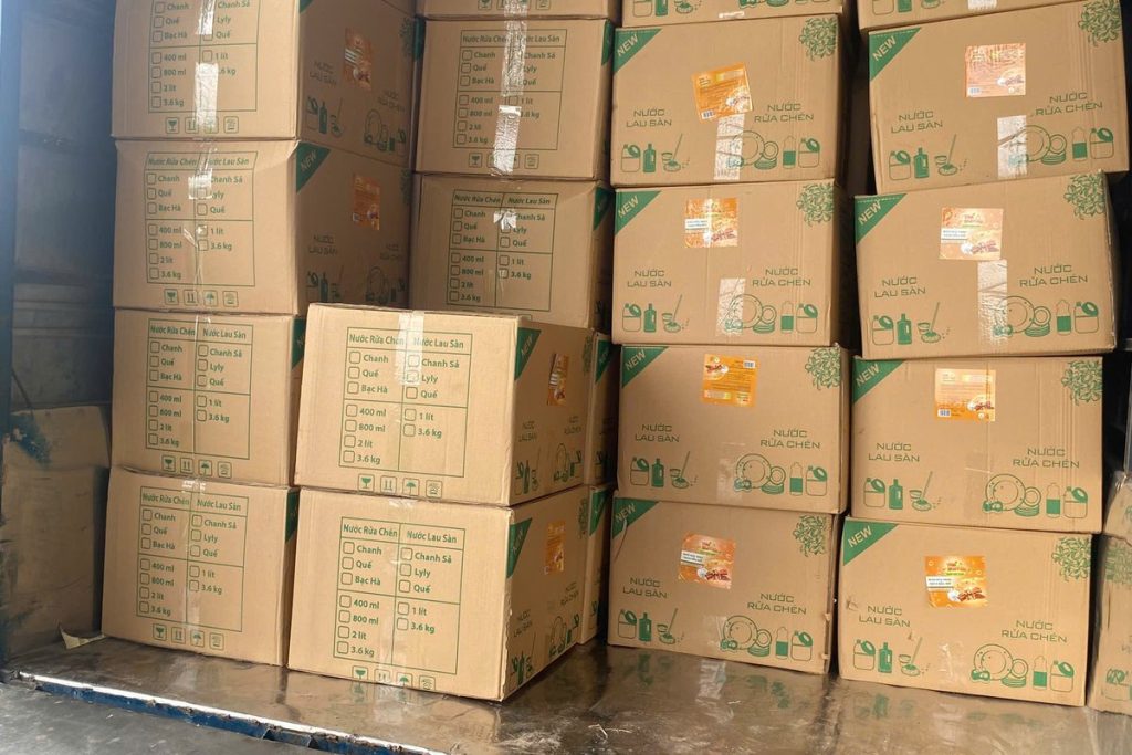 Gia Công Nước Rửa Chén, Nước Lau Sàn: Làm Cả Bộ Tẩy Rửa Thương Hiệu Riêng