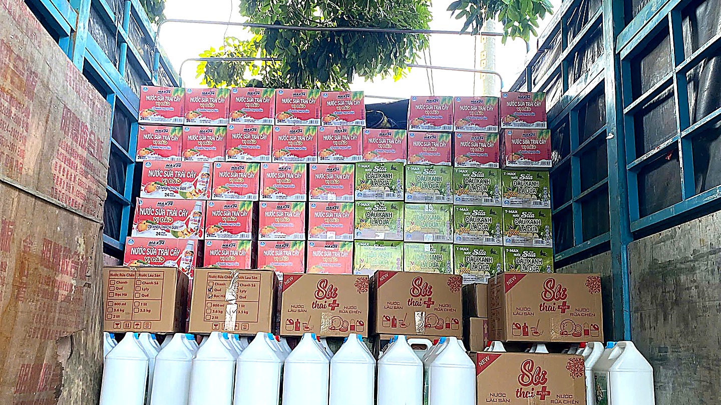 Gia công nước tẩy dầu mỡ nhà bếp nhãn riêng