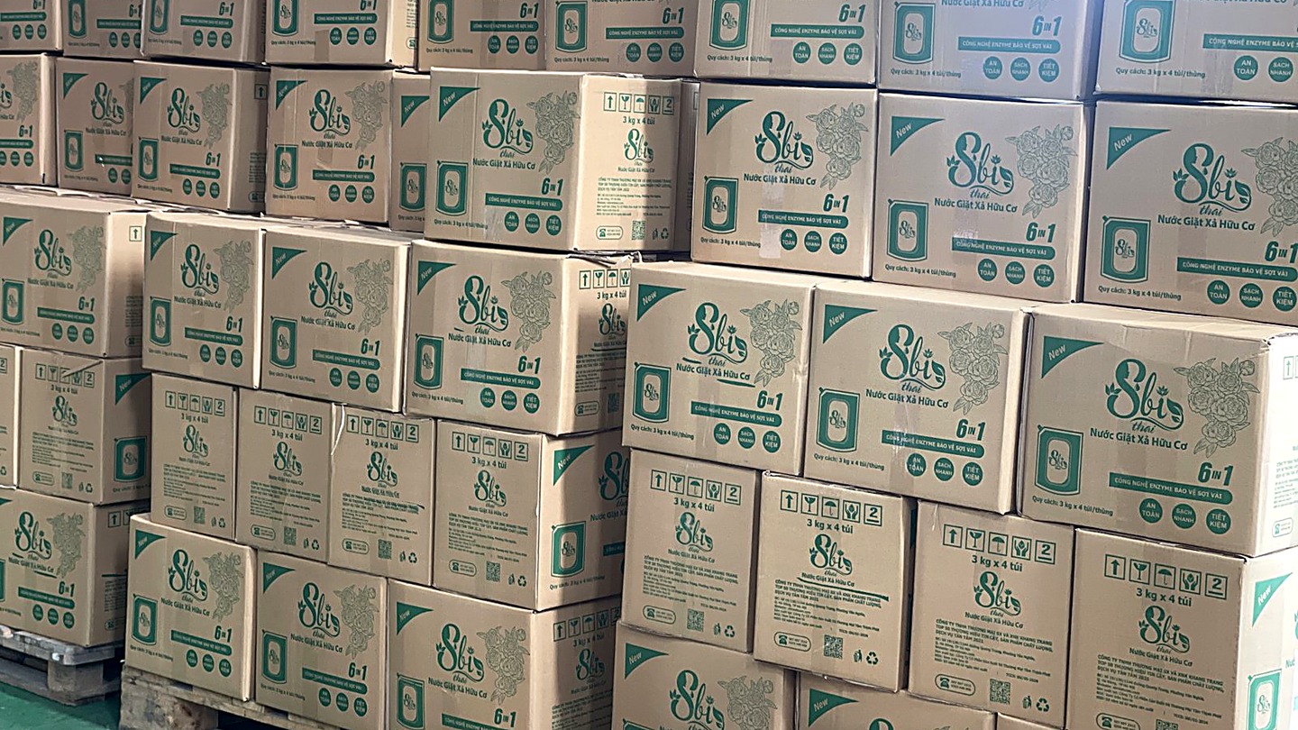 Khu chiết rót đóng nắp tại nhà máy
