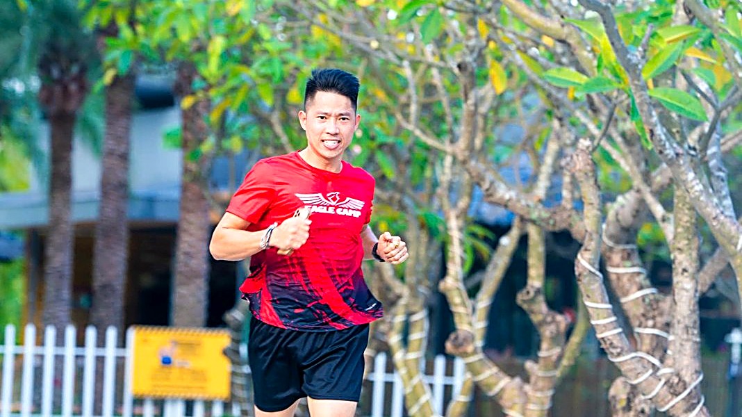 Nguyễn Mạnh Tuấn tại khu sản xuất