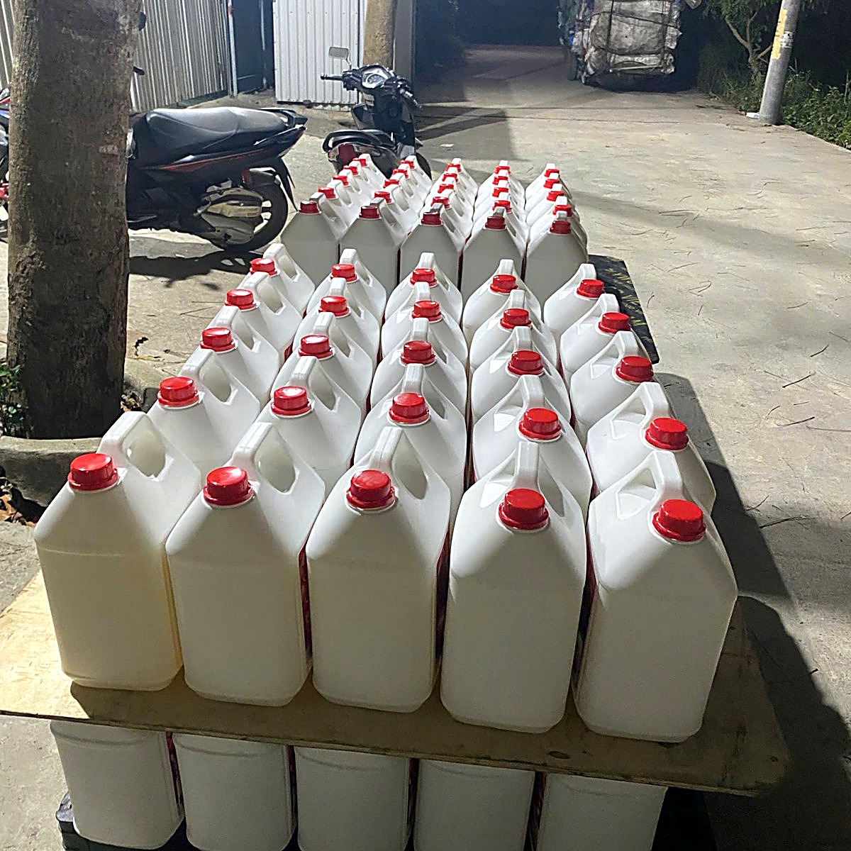 Can hàng 10kg giao cho tiệm giặt là