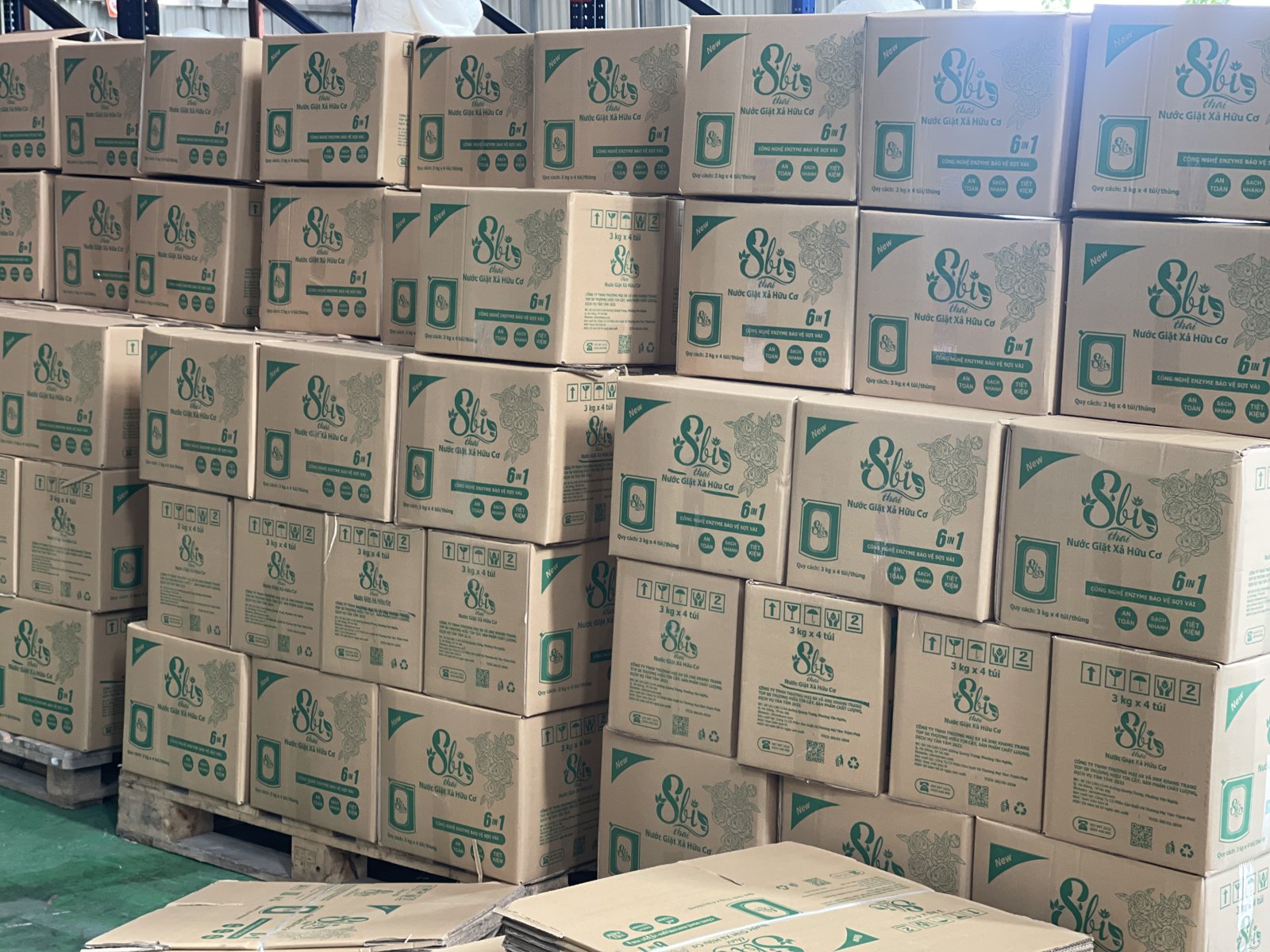 Sản phẩm nước giặt đóng thùng chuẩn bị giao cho khách