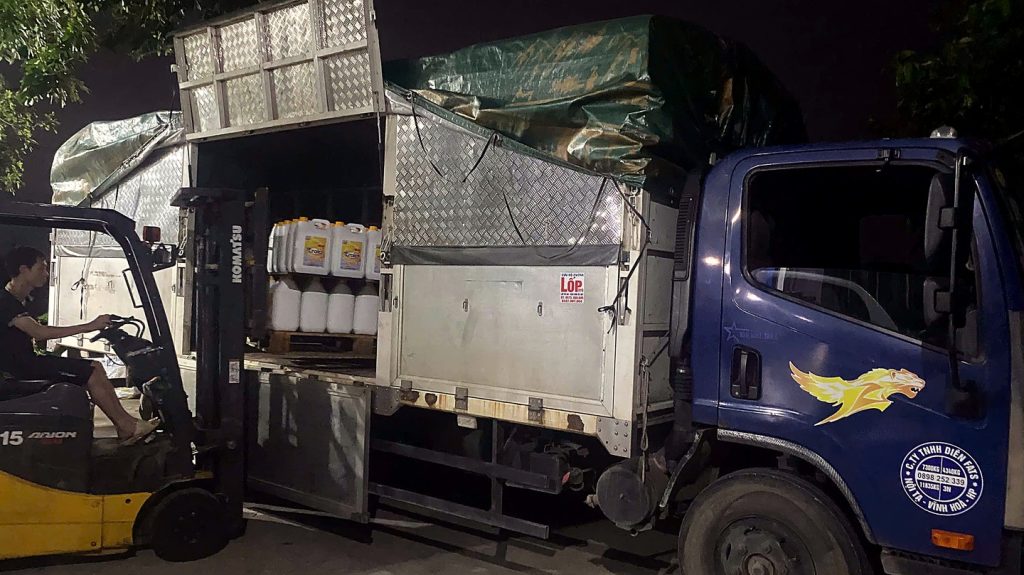 Gia Công Nước Giặt Mùa Mưa: Làm Sao Để Đồ Phơi Lâu Khô Mà Không Bị Mùi Ẩm Mốc